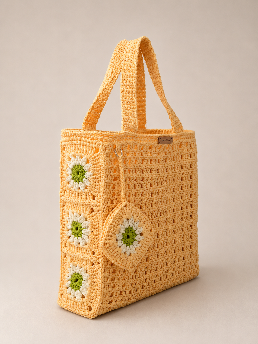 Grand sac en crochet fait main Amandier de Kabylie couleur crème avec motif marguerite signé Nouna Tissages